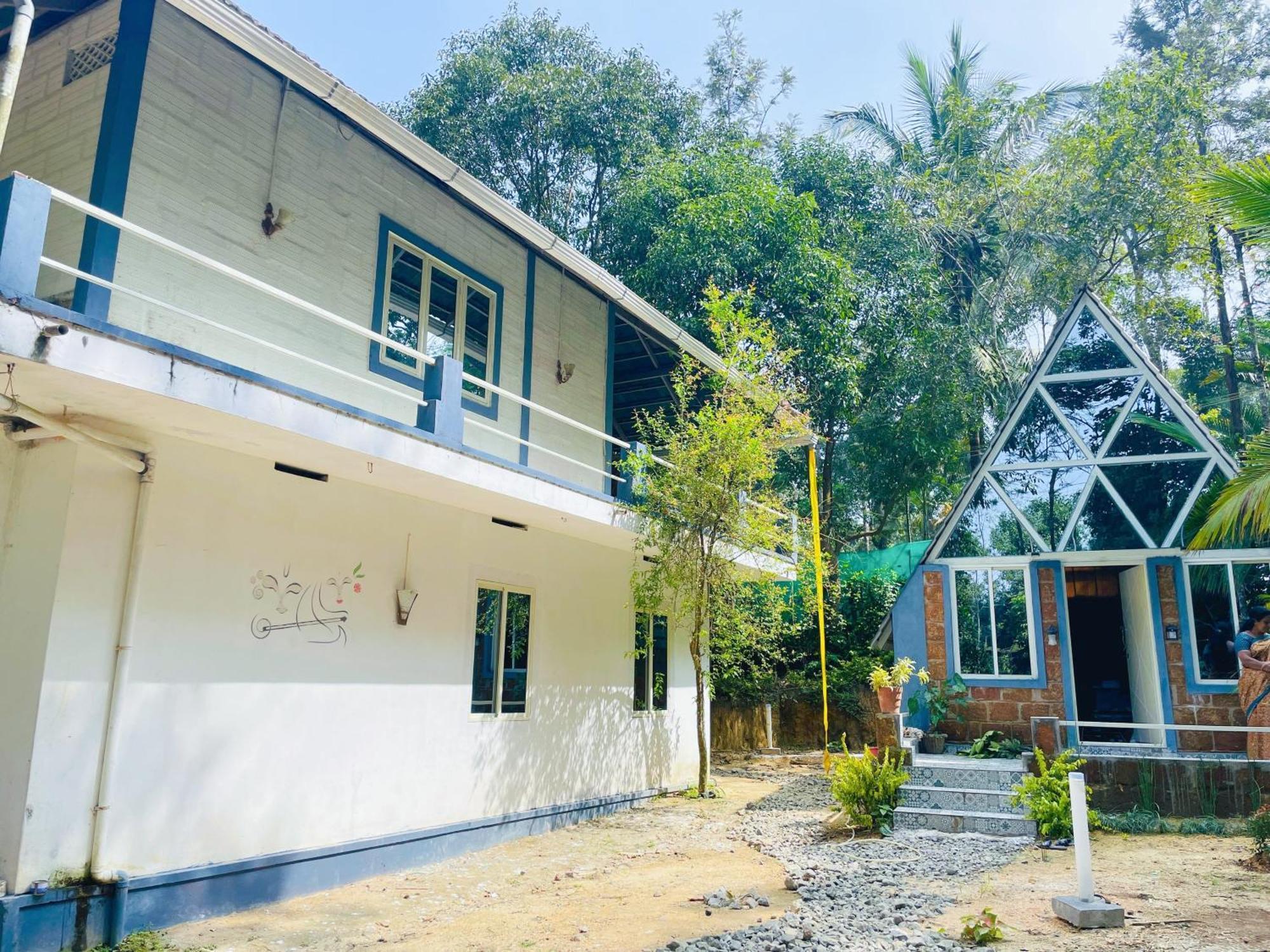 Lakshmi Nikunj Estate Homestay *
